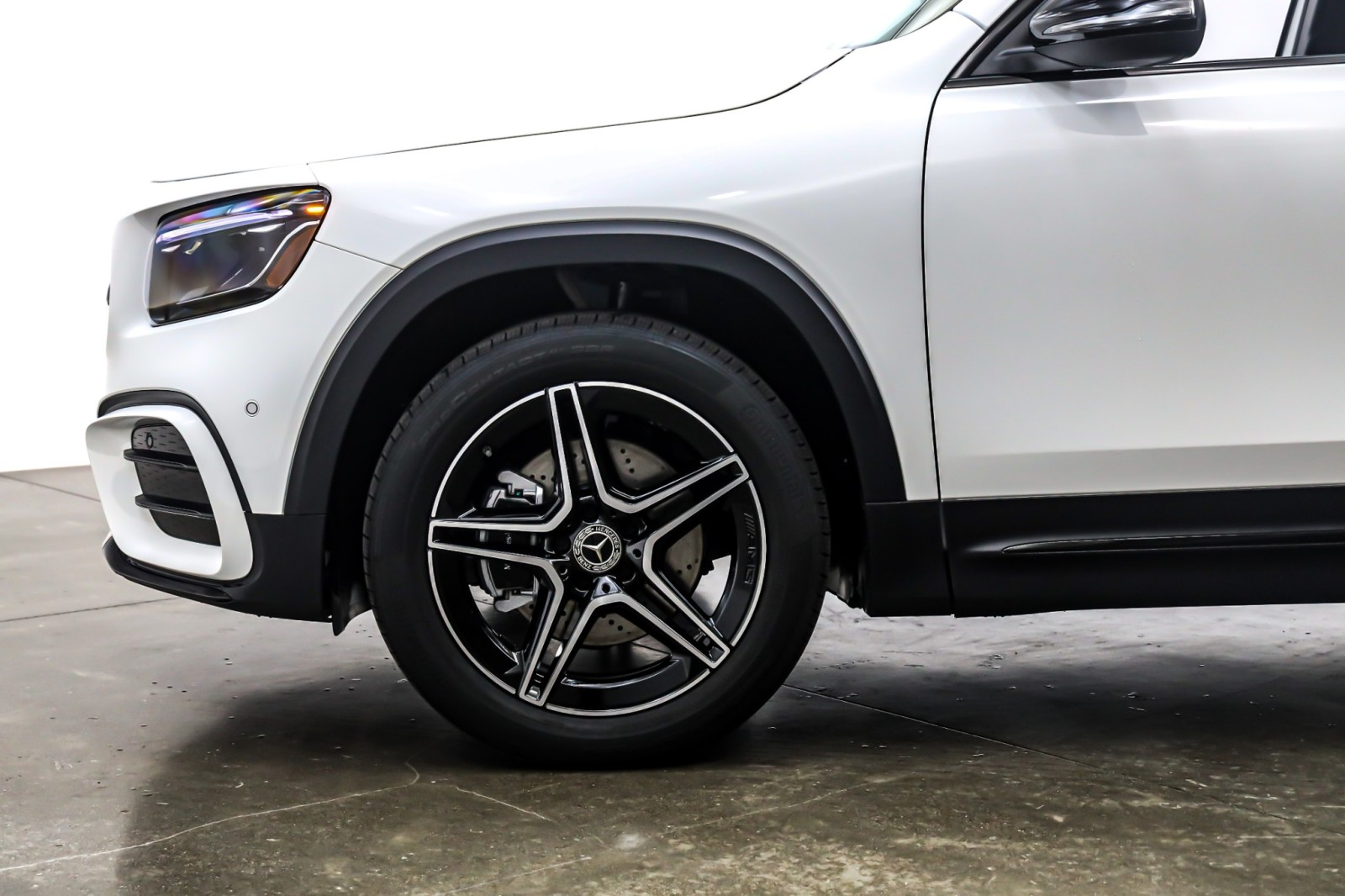 New 2026 Polar White Mercedes-Benz GLB 250 image 10