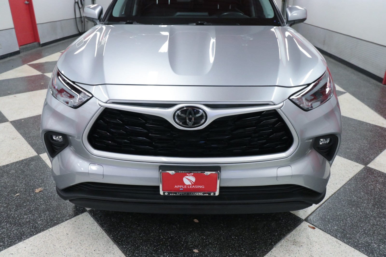 Used Car 2022 Toyota Highlander  Xle For Sale Under $35,000 In Austin, Texas