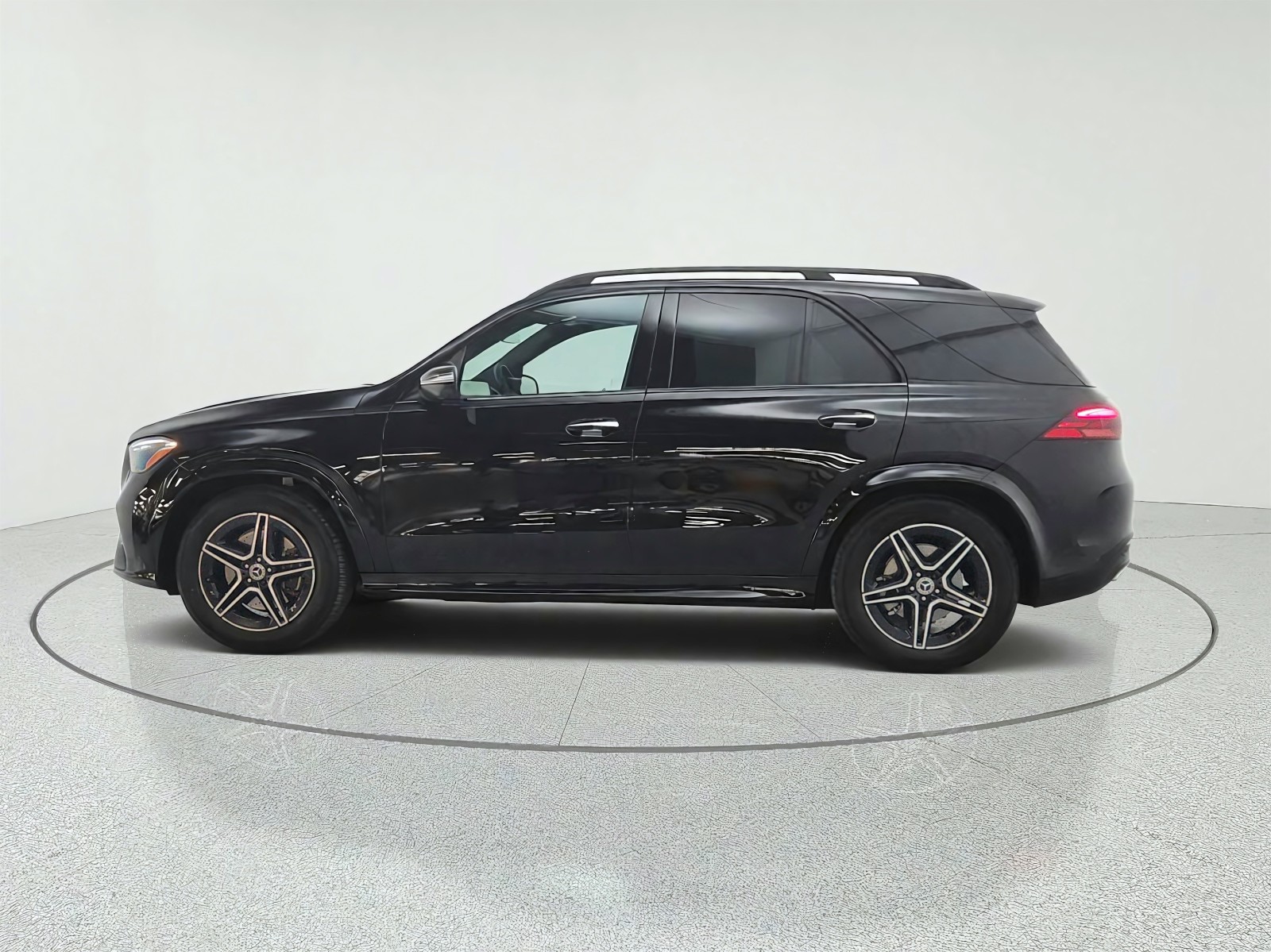 Certified Used 2026 Black Mercedes-Benz GLE 450 4MATIC® SUV image 8