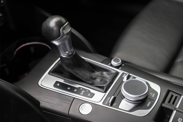 2018 Audi A3 Sportback e-tron Premium Plus 26