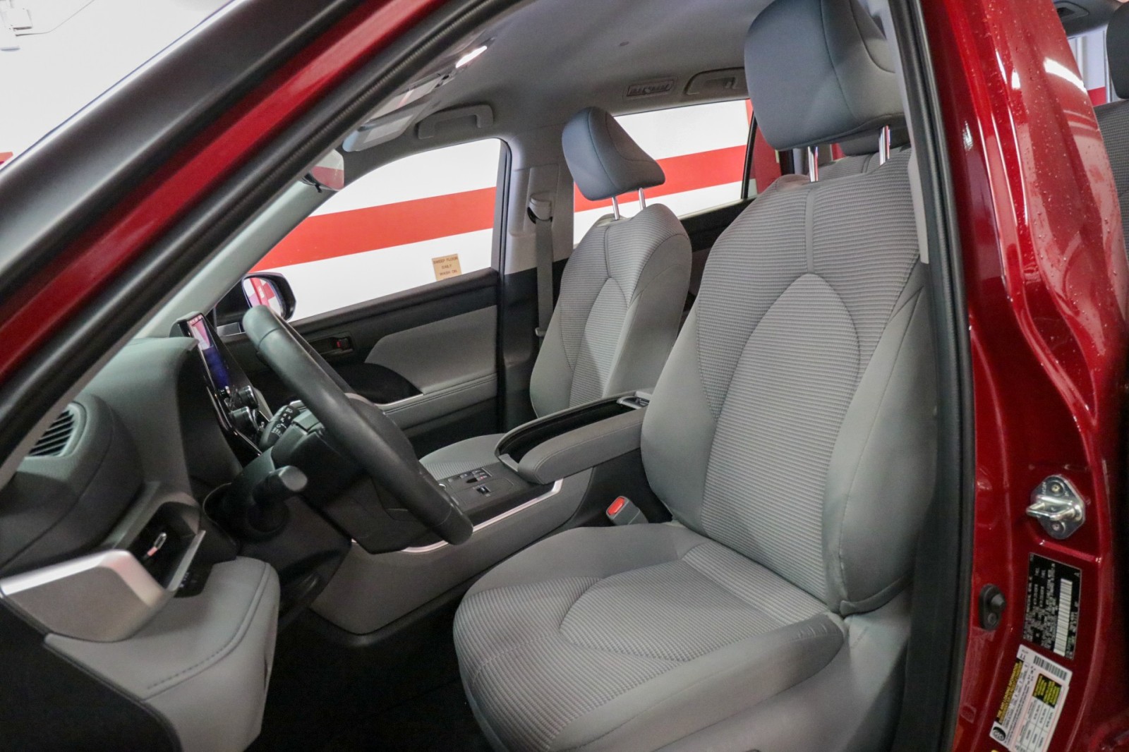 Used Car 2023 Toyota Highlander  Le For Sale Under $35,000 In Austin, Texas