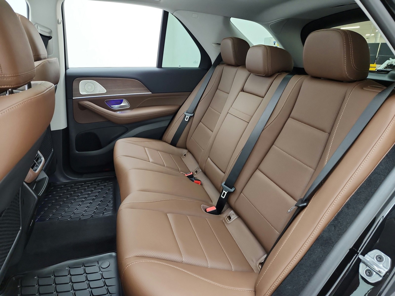 New 2026 Obsidian Black Metallic Mercedes-Benz GLE 350 SUV image 11