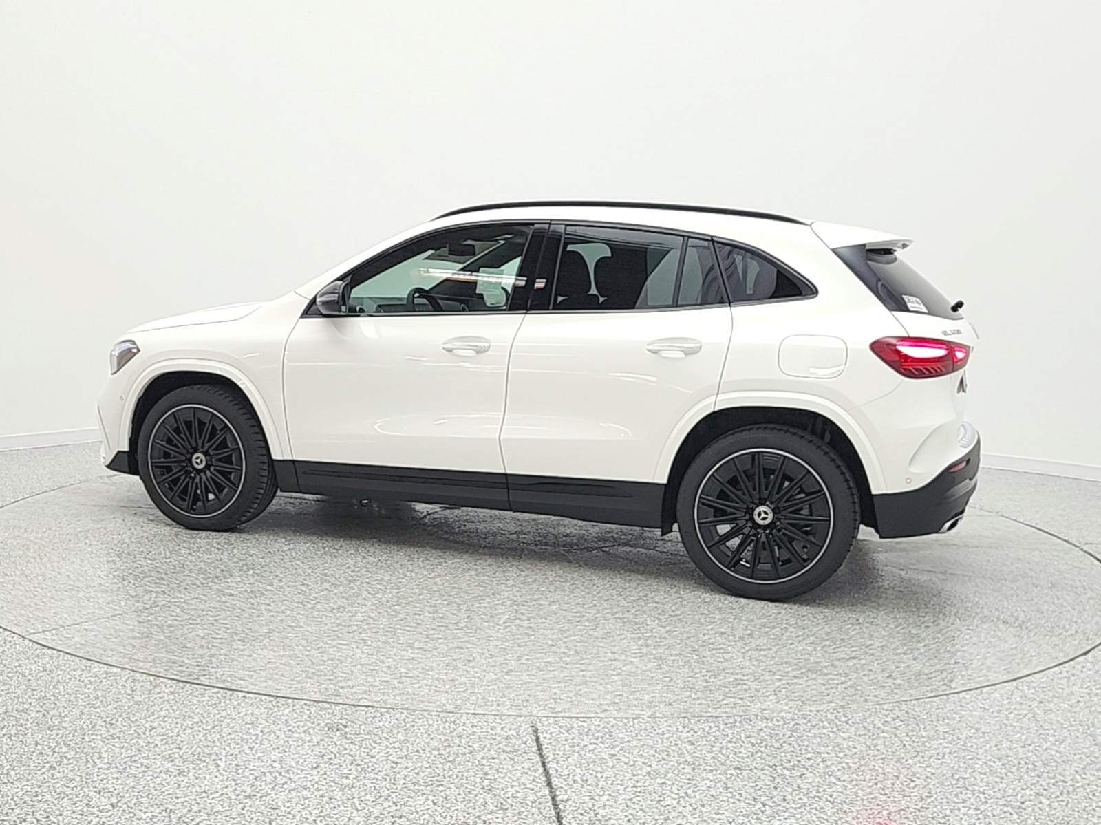 New 2026 Polar White Mercedes-Benz GLA 250 image 8
