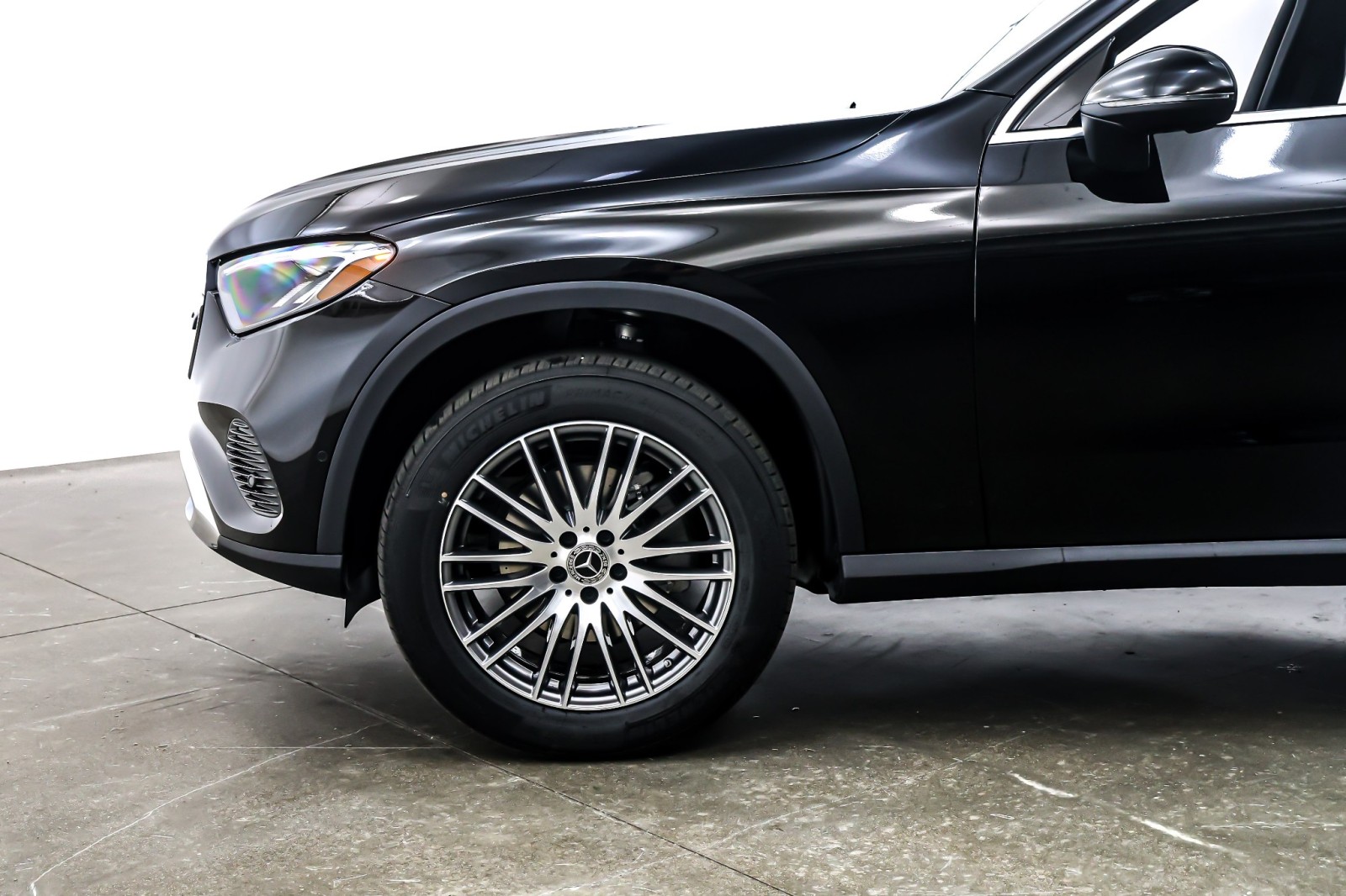 New 2026 Black Mercedes-Benz GLC 300 image 10