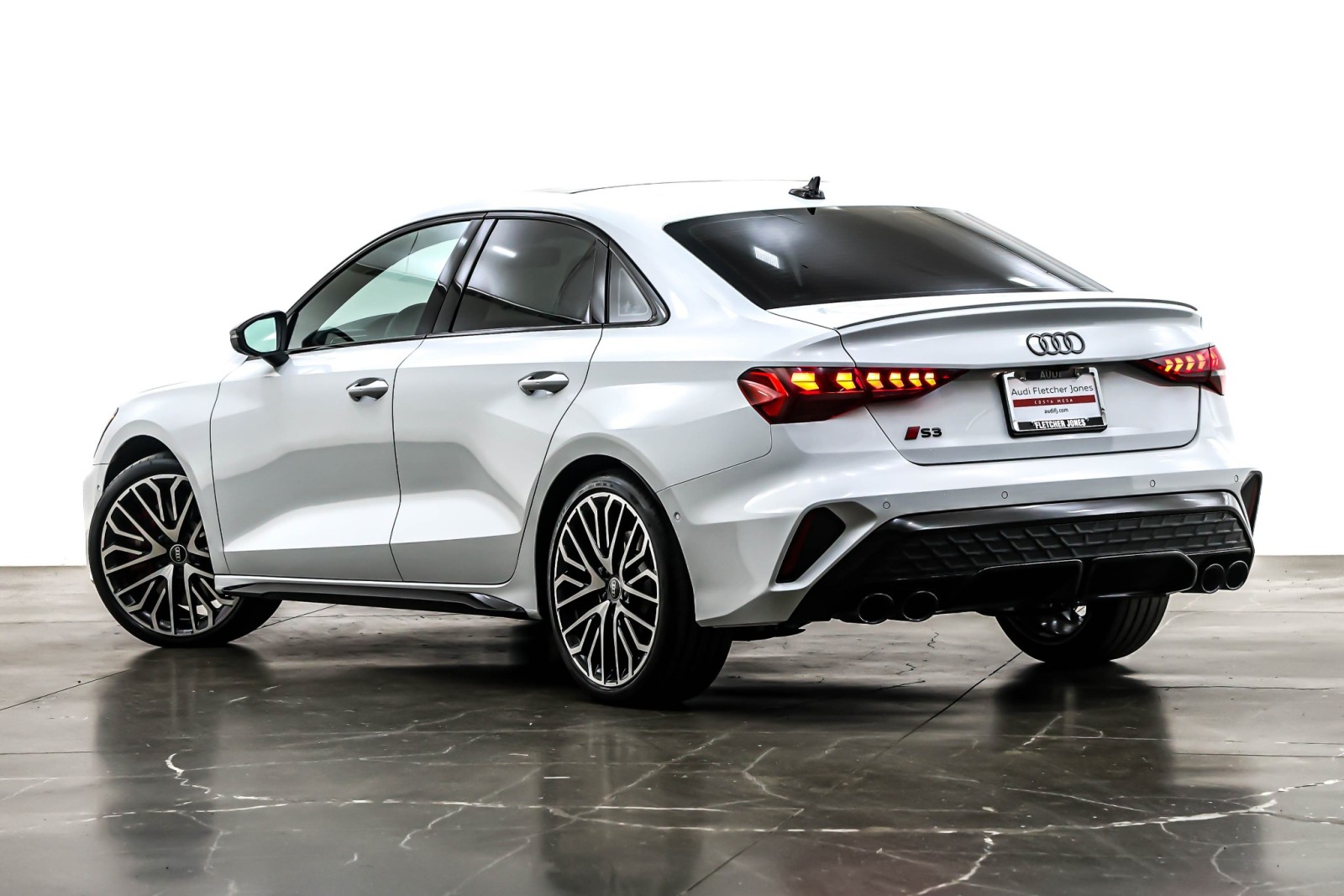 Used 2025 Glacier White Metallic Audi Premium Plus 2.0 TFSI quattro image 12