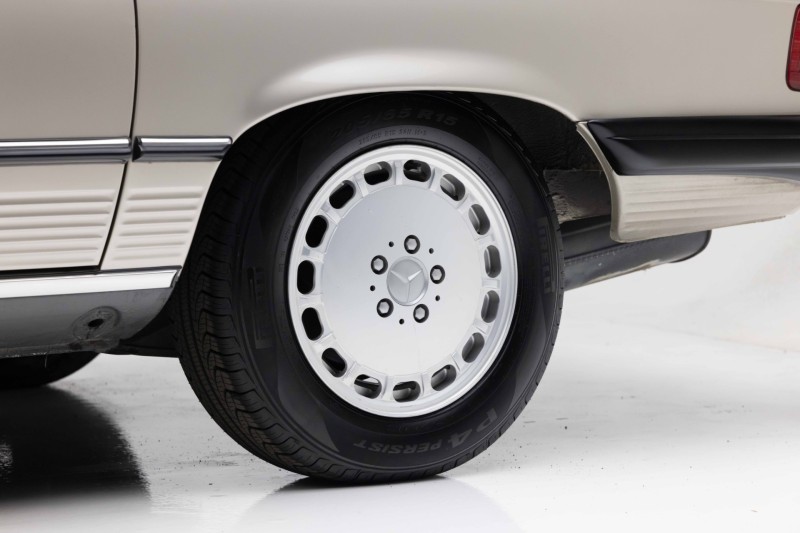 1989 Mercedes-Benz 560-Series 560 SL in ,