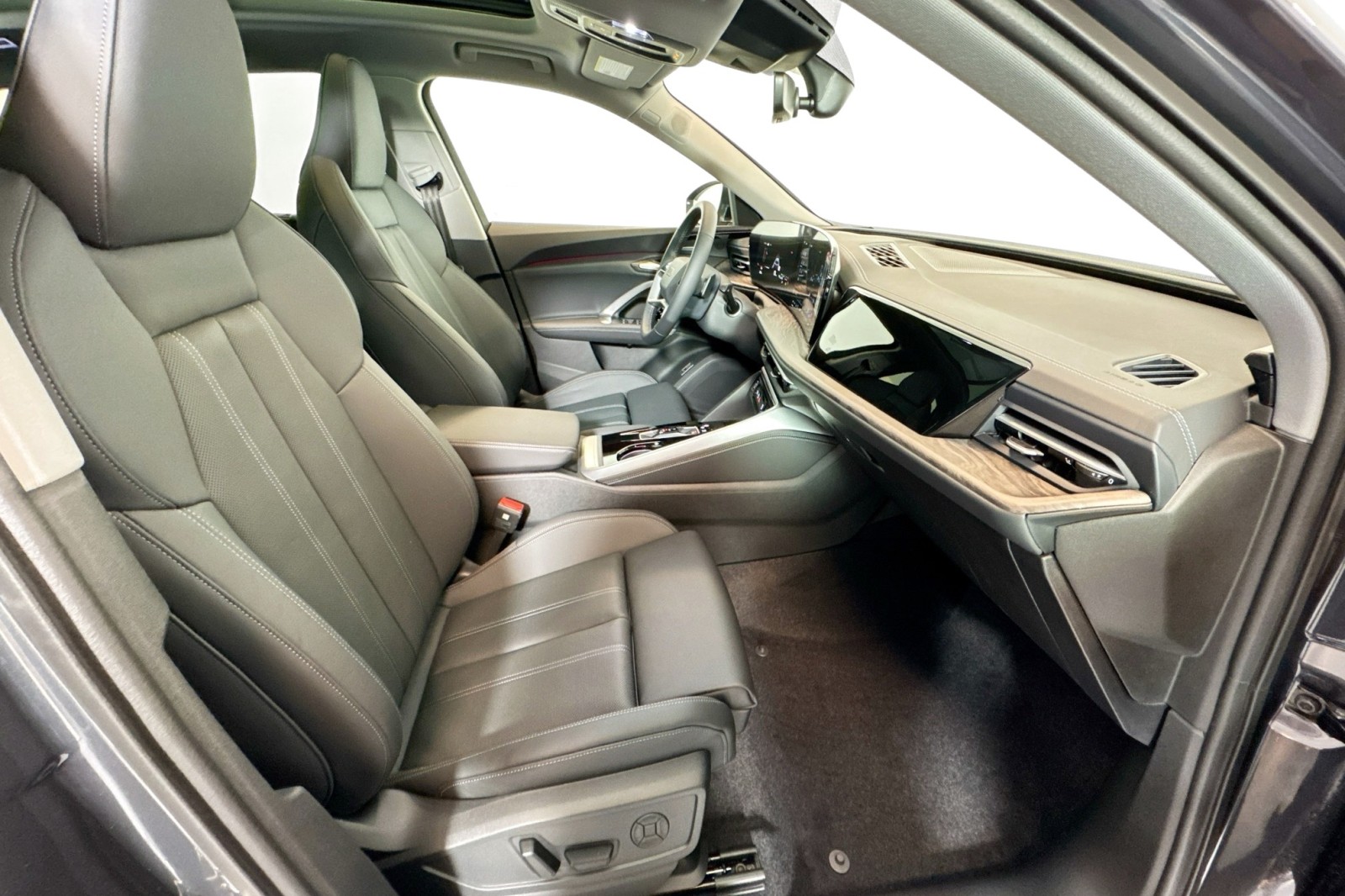 New 2025 Tambora Gray Metallic Audi Premium Plus 2.0 TFSI quattro image 27