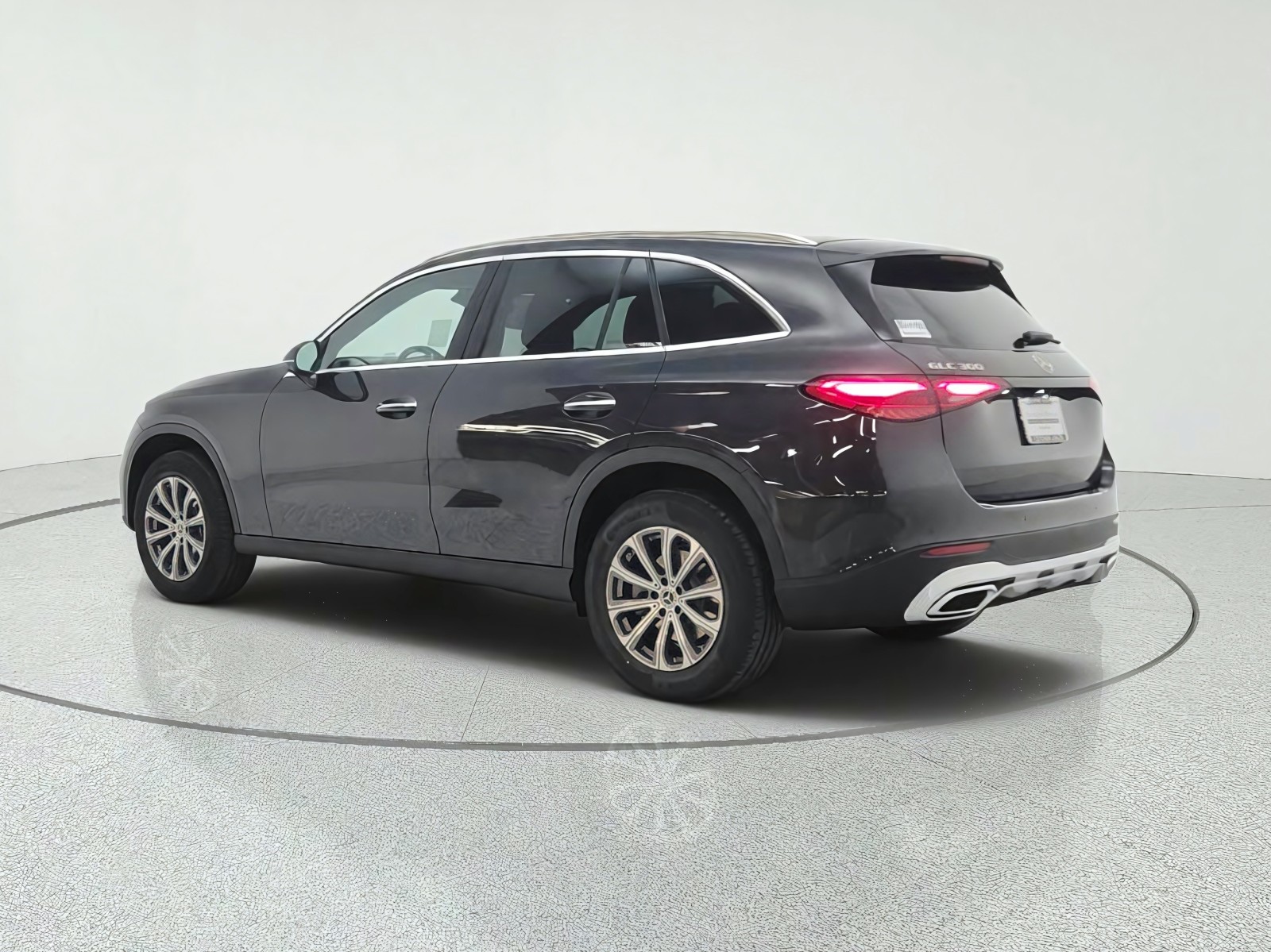 New 2027 Graphite Grey Metallic Mercedes-Benz GLC 300 SUV image 7