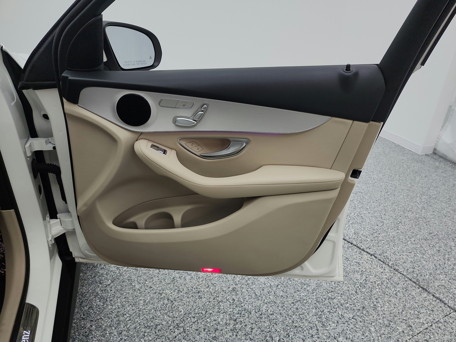 Used 2022 Polar White Mercedes-Benz GLC 300 SUV image 26