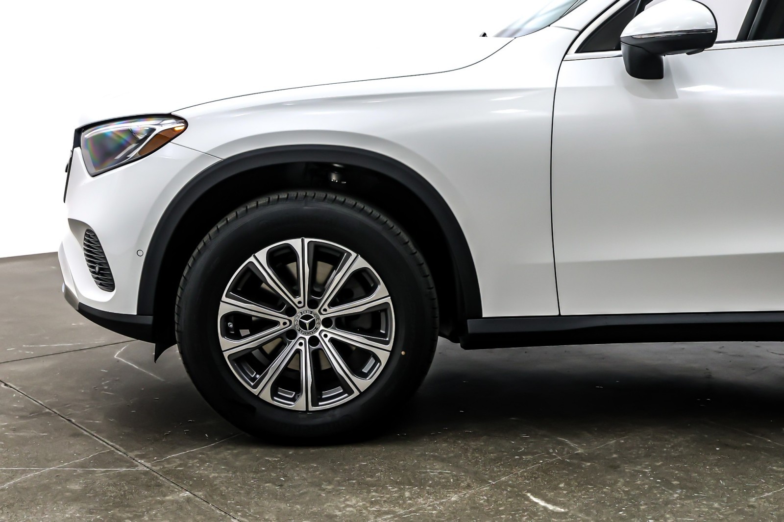 New 2026 Polar White Mercedes-Benz GLC 300 image 10