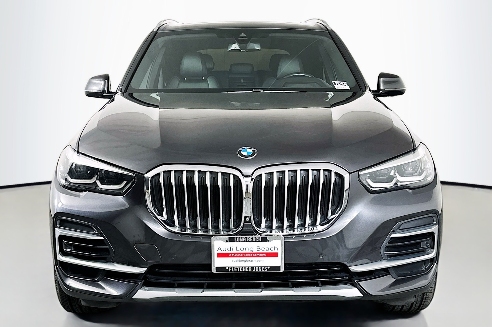 Used 2022 Dark Graphite Metallic BMW xDrive40i image 2
