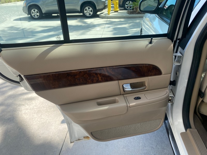 2005 Mercury Grand Marquis GS LOW MILES 49,348 in , 