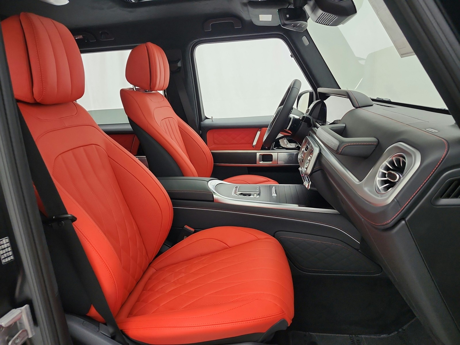 New 2027 MANUFAKTUR Night Black magno Mercedes-Benz G 580e SUV image 14