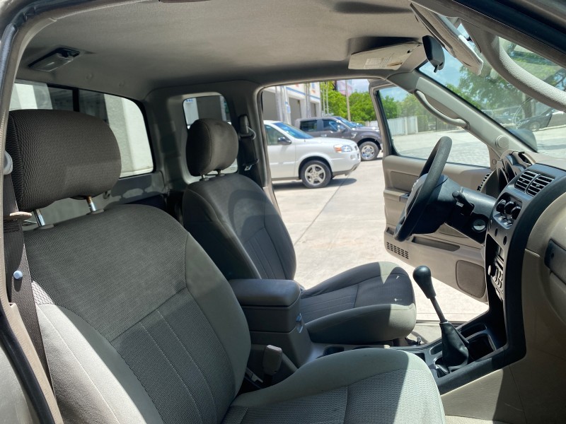 2004 Nissan Frontier 2WD XE LOW MILES 70,694 PU in , 