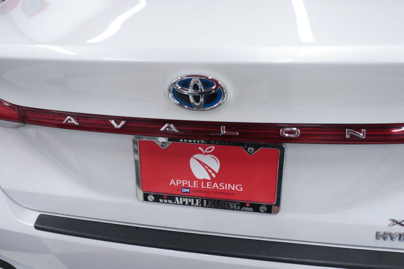 Used Car 2021 Toyota Avalon  Hybrid Xle For Sale Under $30,000 In Austin, Texas