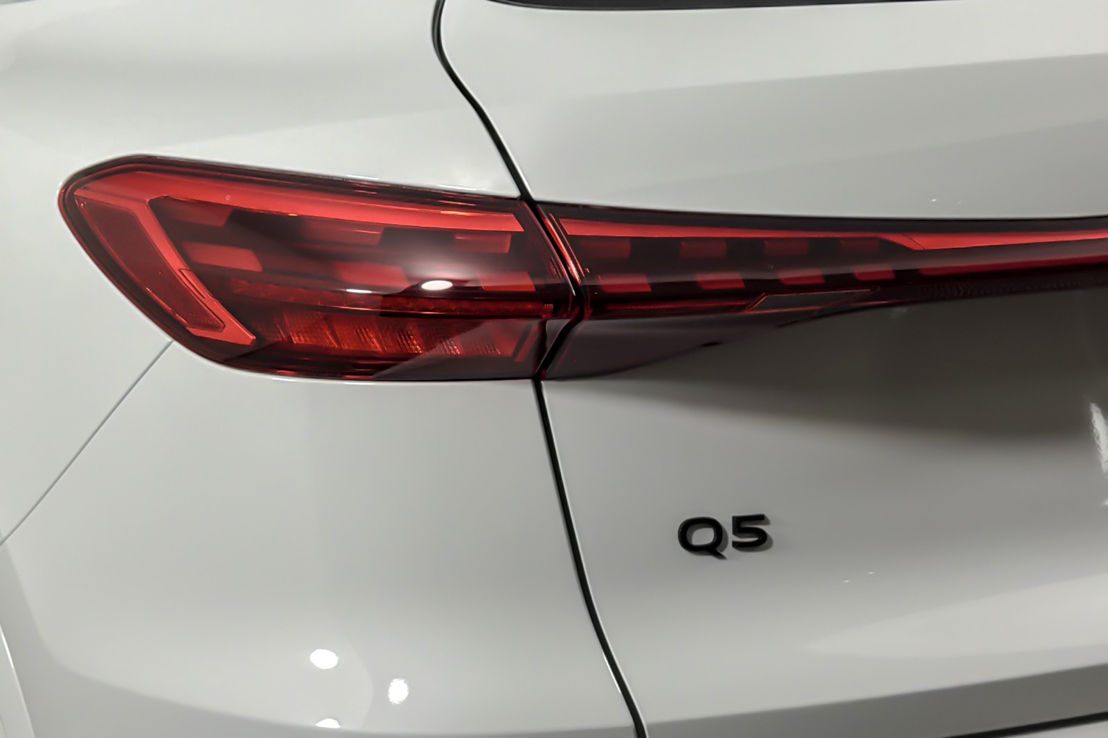 New 2026 Glacier White Metallic Audi Premium Plus 2.0 TFSI quattro image 24
