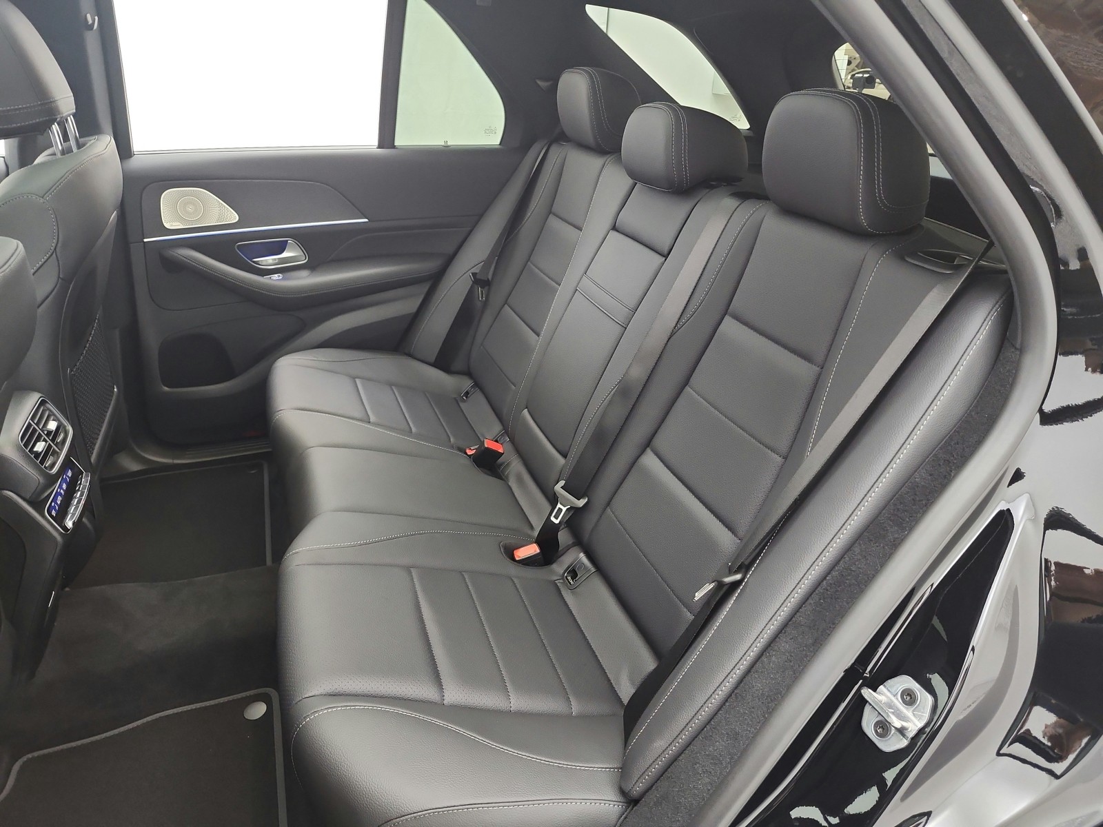 New 2026 Black Mercedes-Benz GLE 450 image 10