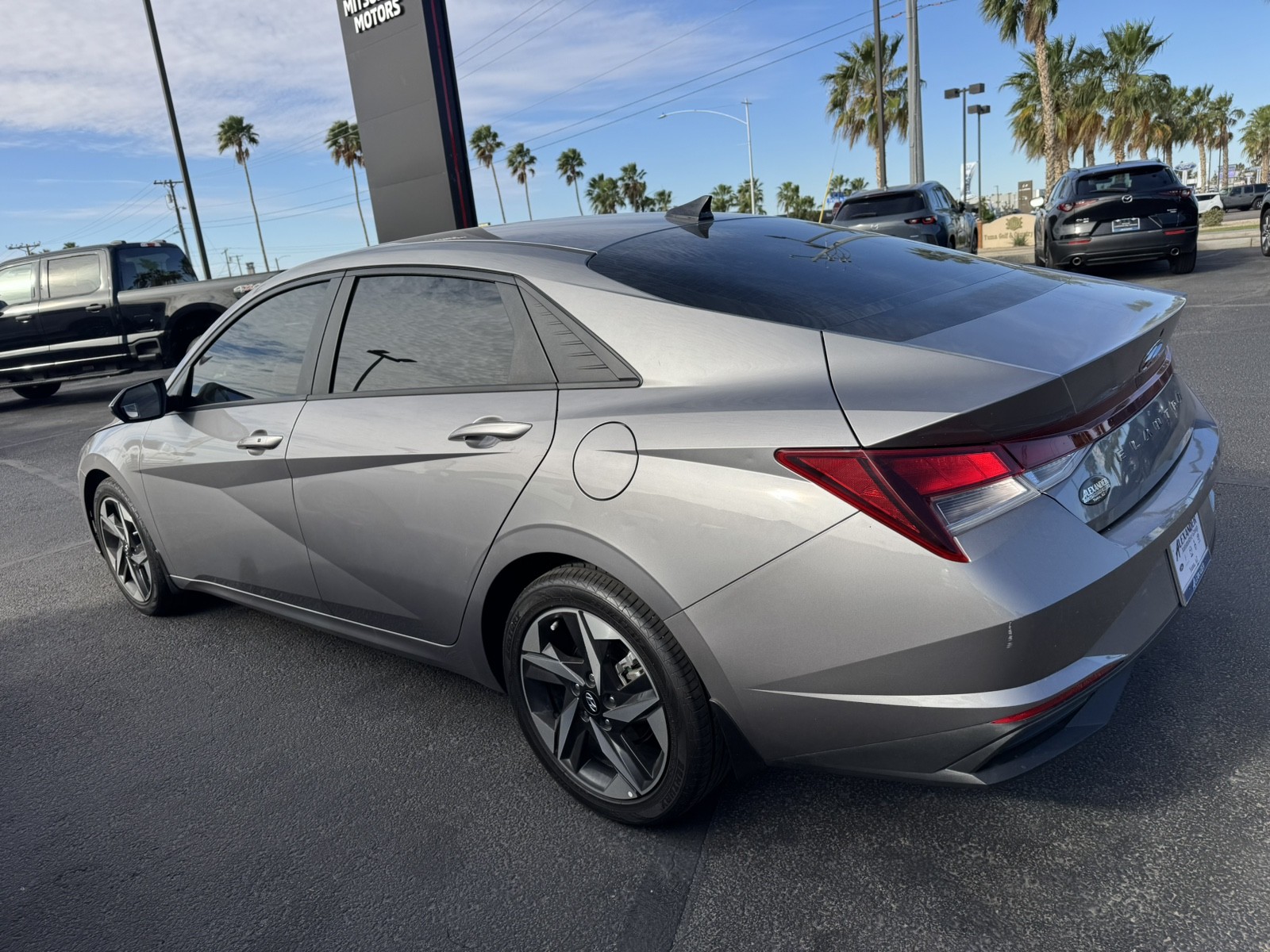 View vehicle photo 7