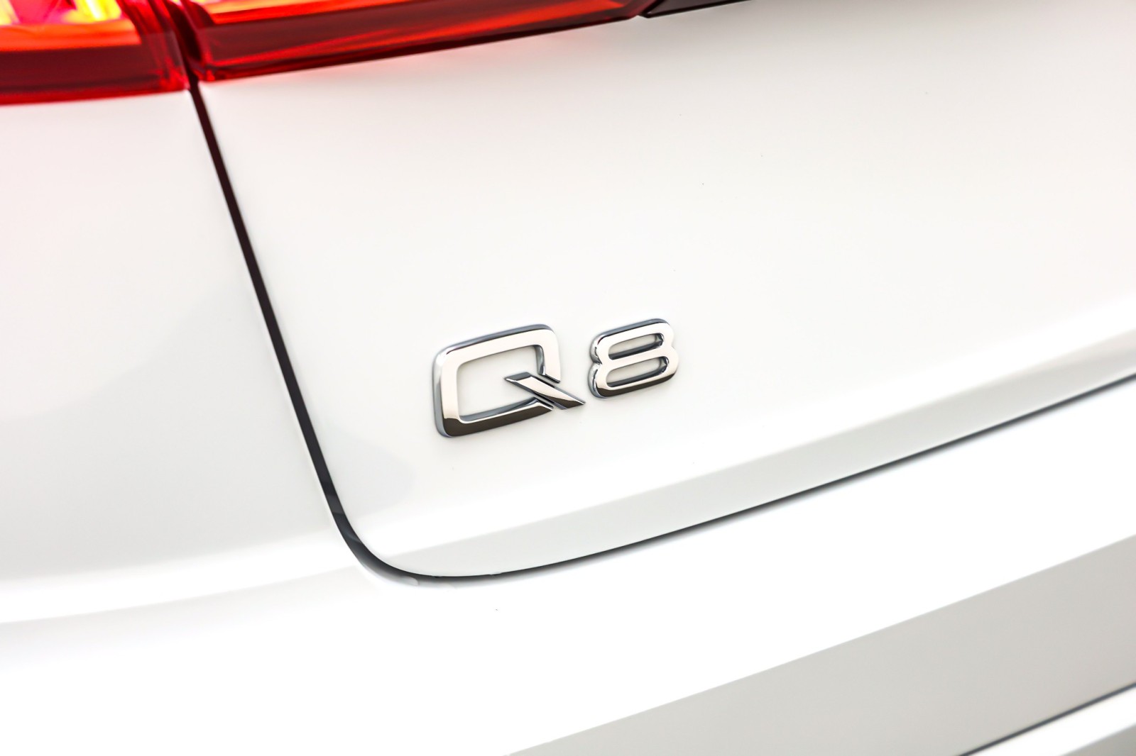 Used 2023 Glacier White Metallic Audi Premium Plus 55 TFSI quattro image 9