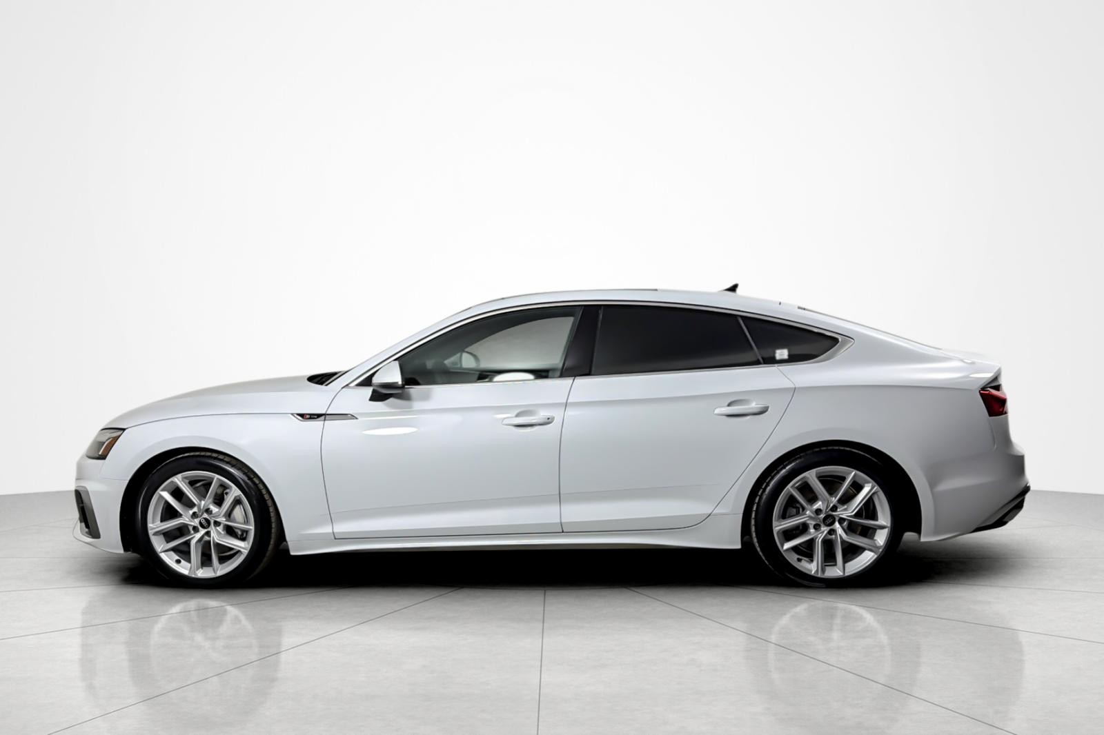 Used 2023 Glacier White Metallic Audi S line Premium 45 TFSI quattro image 2