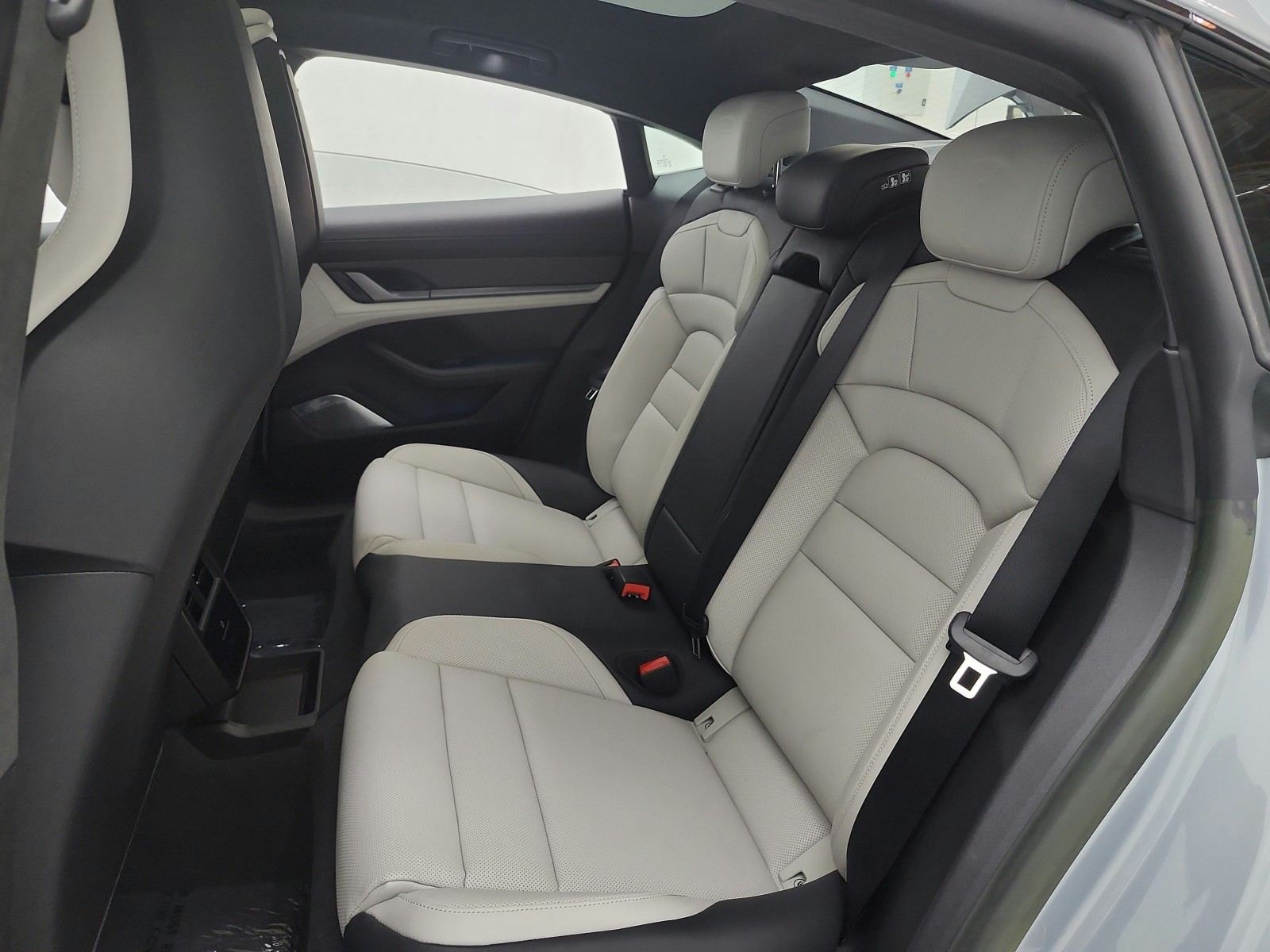 Used 2024 Dolomite Silver Metallic Porsche Turbo AWD image 14