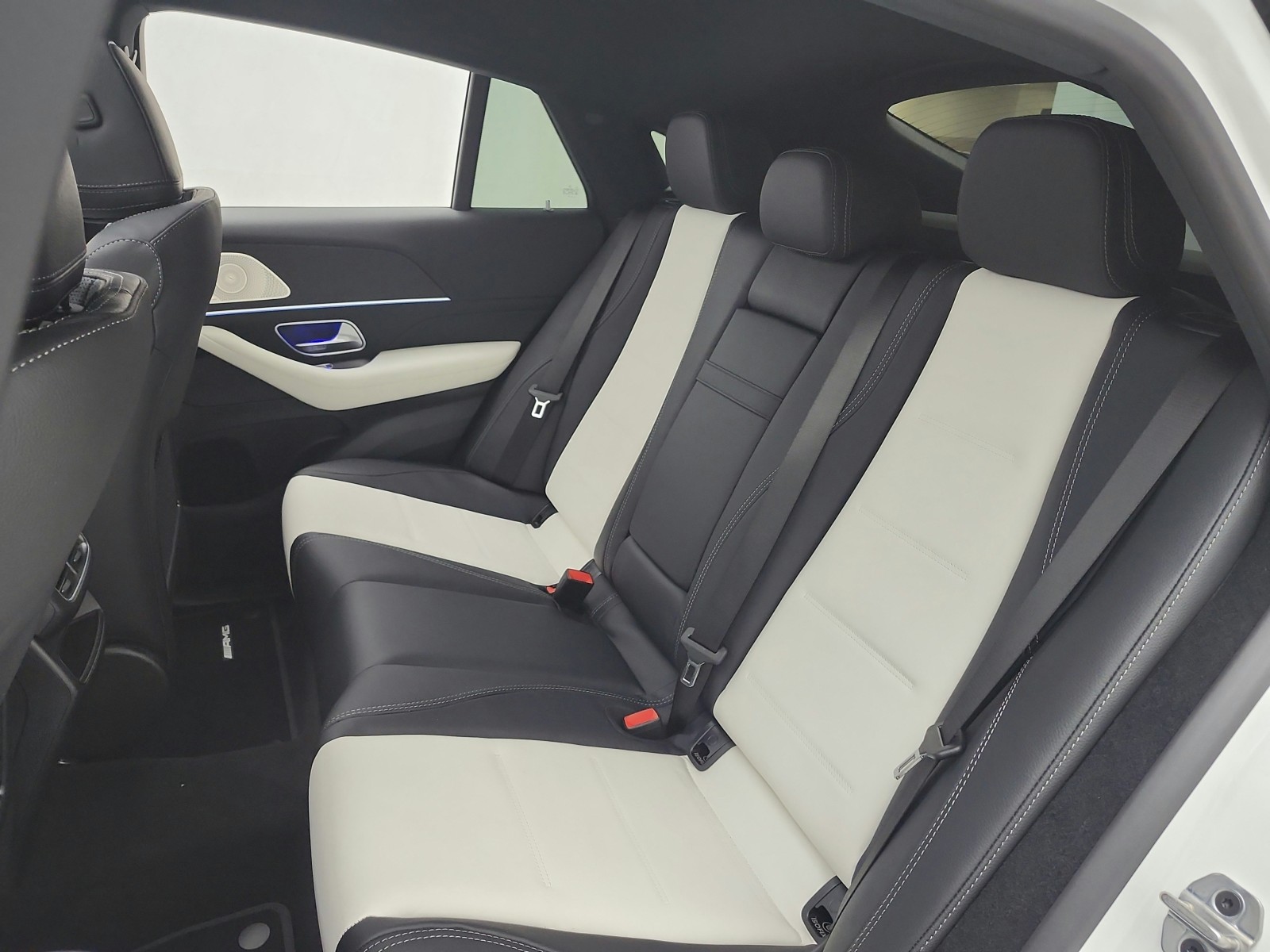 New 2026 Polar White Mercedes-Benz GLE 450 image 13