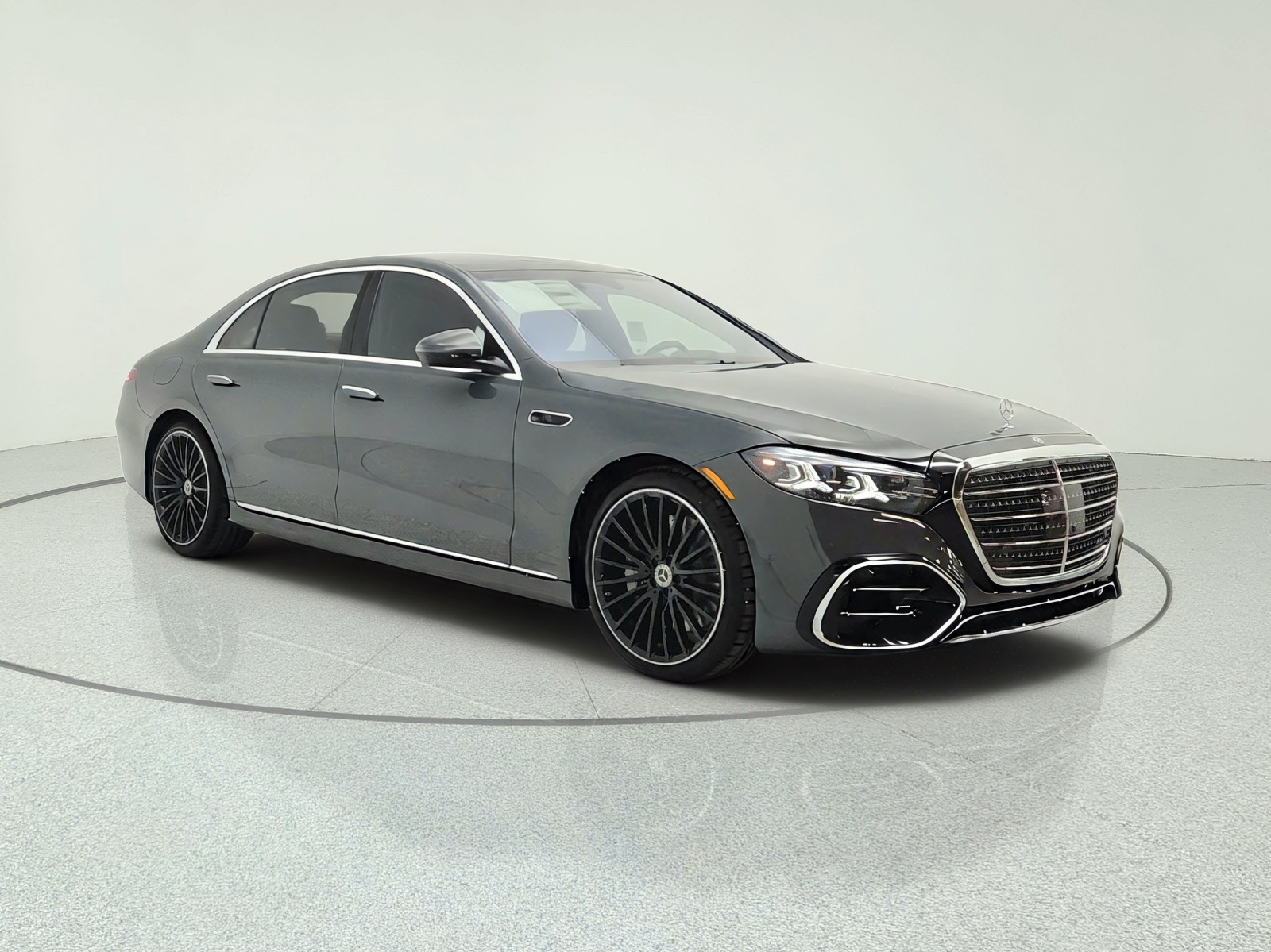 New 2027 MANUFAKTUR Silicon Grey Mercedes-Benz S 580 4MATIC® Sedan image 3