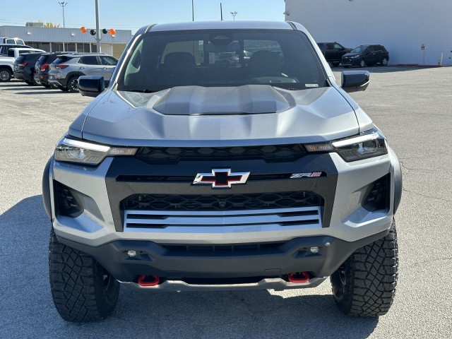 2024 Chevrolet Colorado 4WD ZR2 8