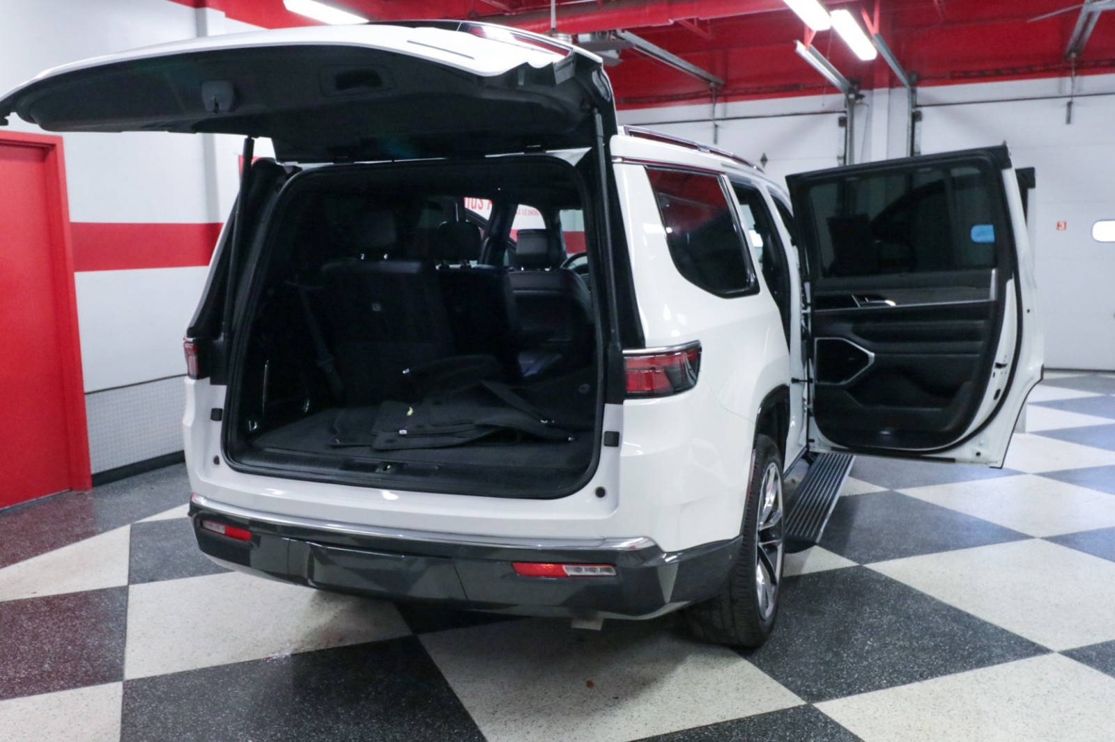 Used Car 2022 Jeep Wagoneer  Series Iii For Sale Under $35,000 In Austin, Texas