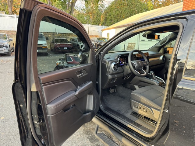 2023 Chevrolet Colorado 4WD LT 36