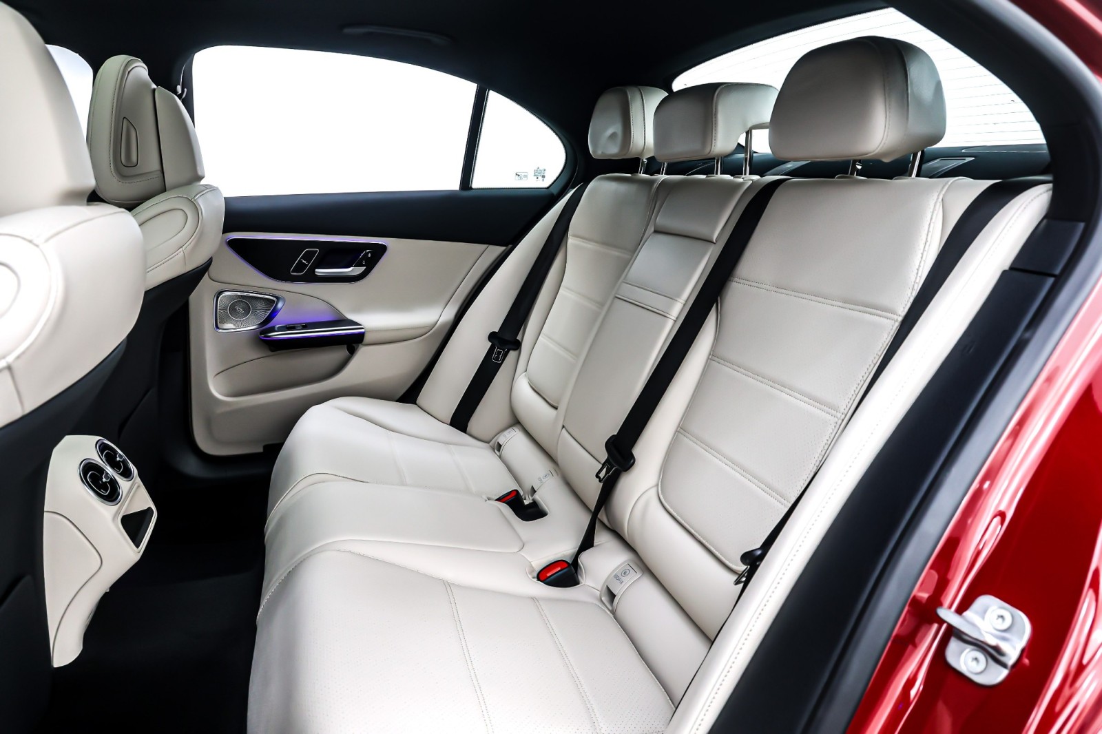 New 2026 MANUFAKTUR Patagonia Red Metallic Mercedes-Benz C 300 image 8