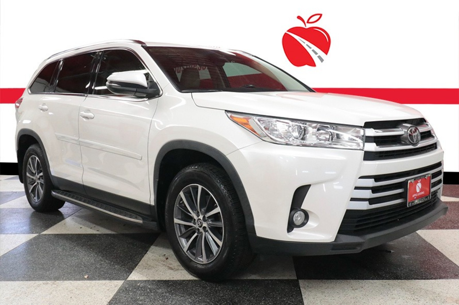 Used Car 2019 Toyota Highlander  Xle For Sale Under $30,000 In Austin, Texas