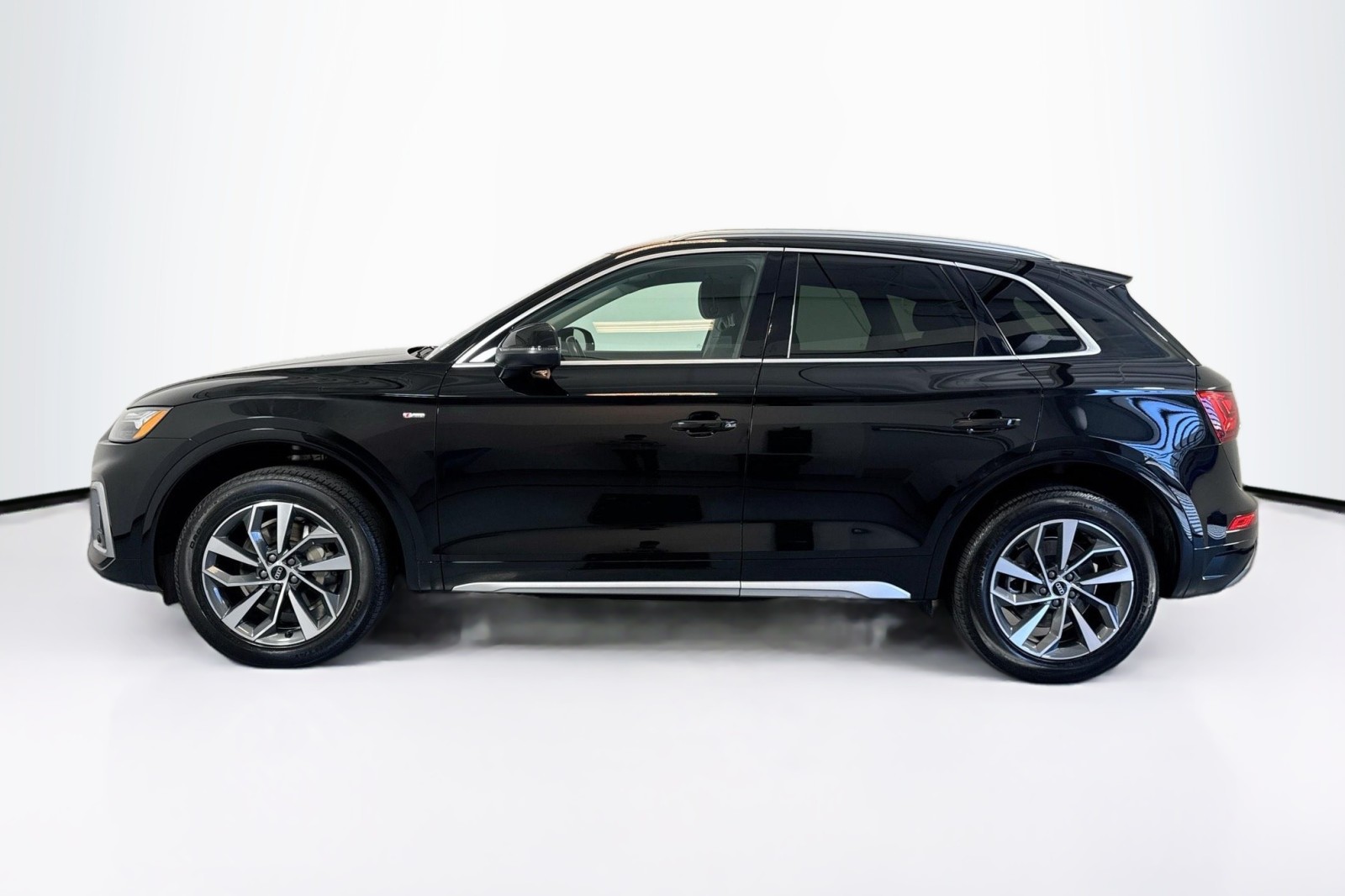 Used 2022 MYTHOS BLACK Audi S line Premium image 8