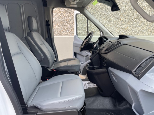 2019 Ford Transit Van  23