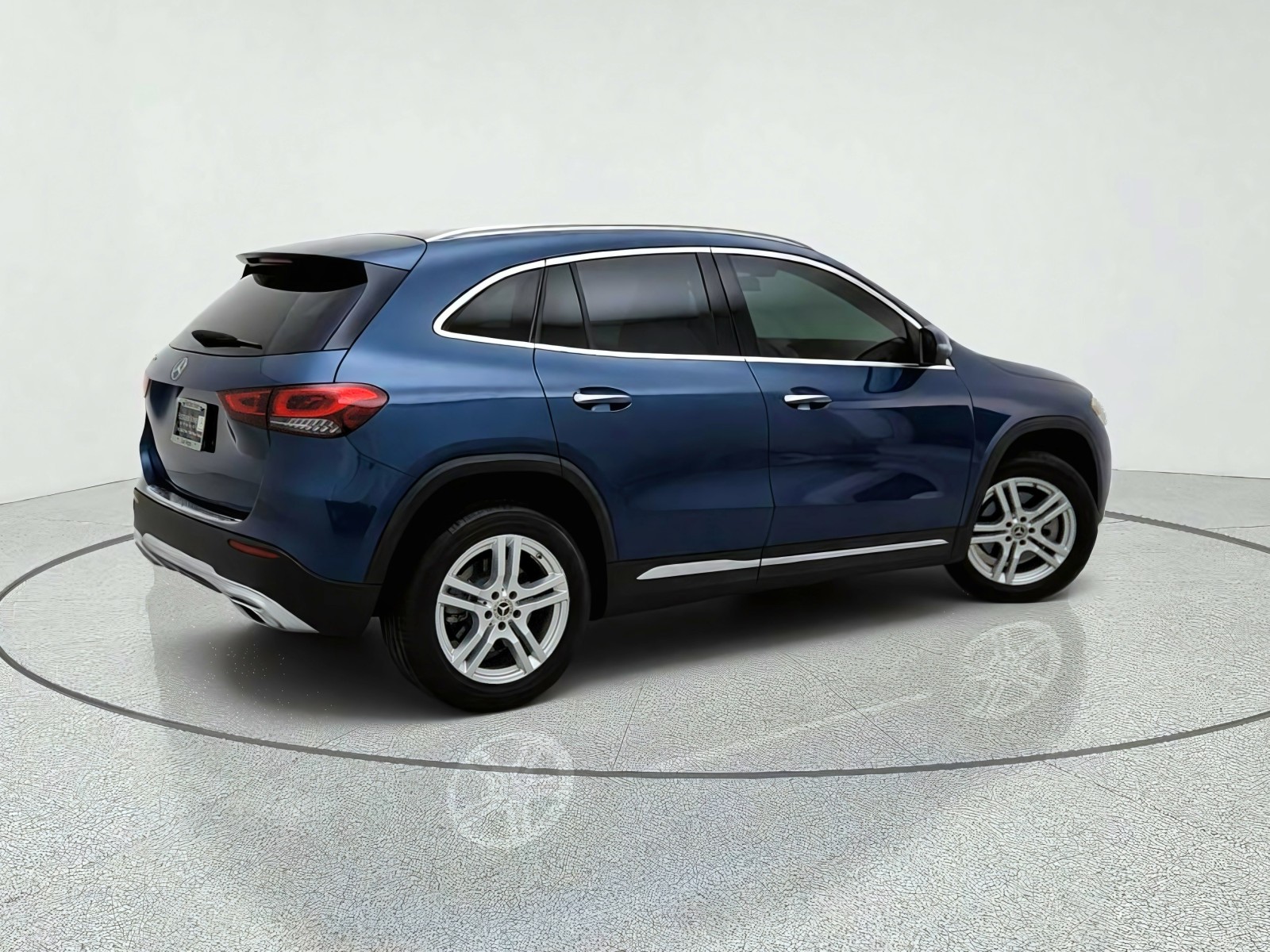 Used 2021 Denim Blue Metallic Mercedes-Benz GLA 250 image 8