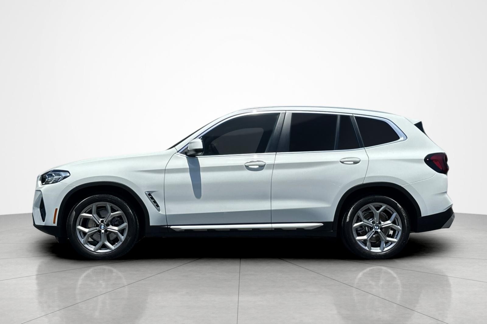 Certified Used 2023 Alpine White BMW sDrive30i image 2