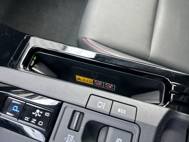 ToyotaPrius Plug-In Hybrid27