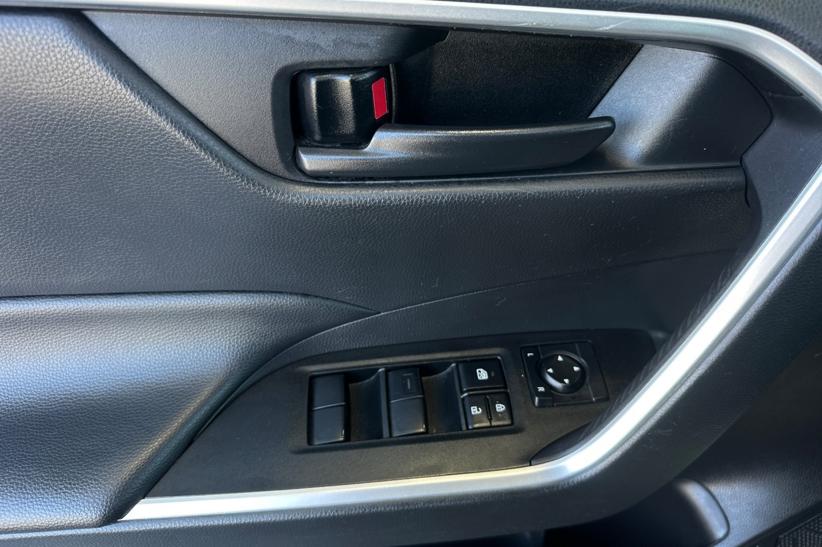 Certified Used 2024 Ice Cap Toyota Hybrid LE image 10