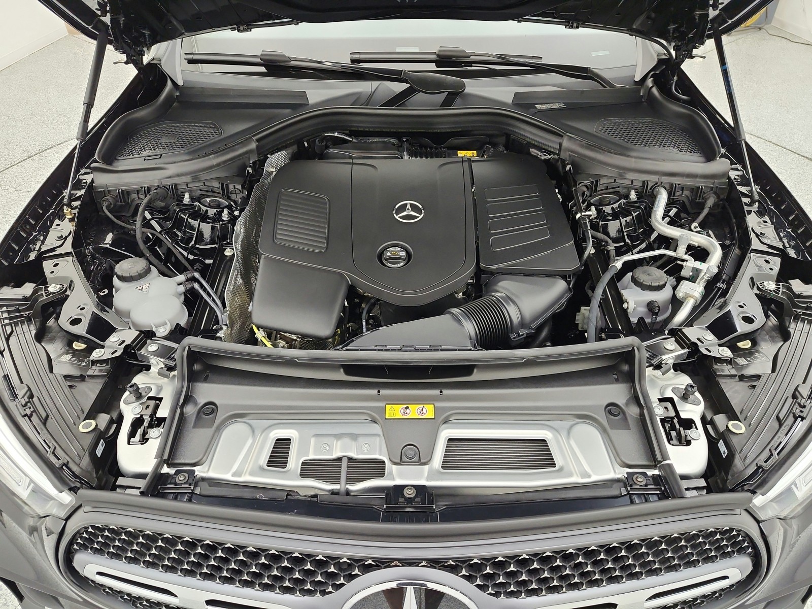 New 2027 Black Mercedes-Benz GLC 300 SUV image 12