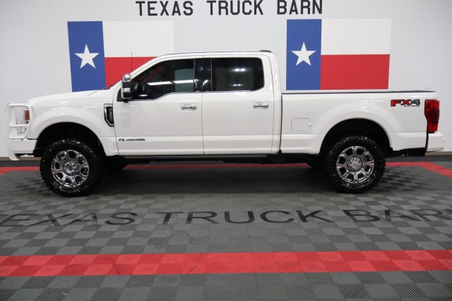 Star White Metallic Tri-Coat 2022 Ford F-250 Super Duty Pickup Truck Four-Wheel Drive Automatic