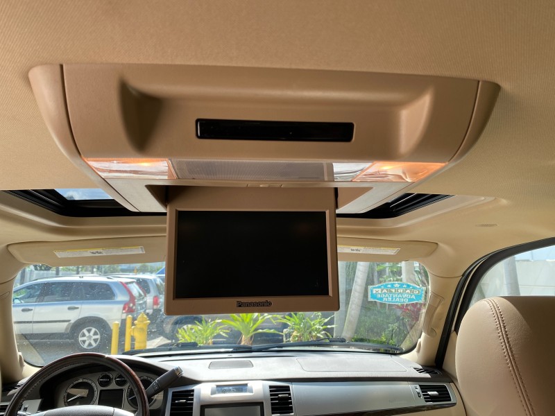 2010 Cadillac Escalade SUNROOF NAV Premium LOW MILES 66,933 in ,