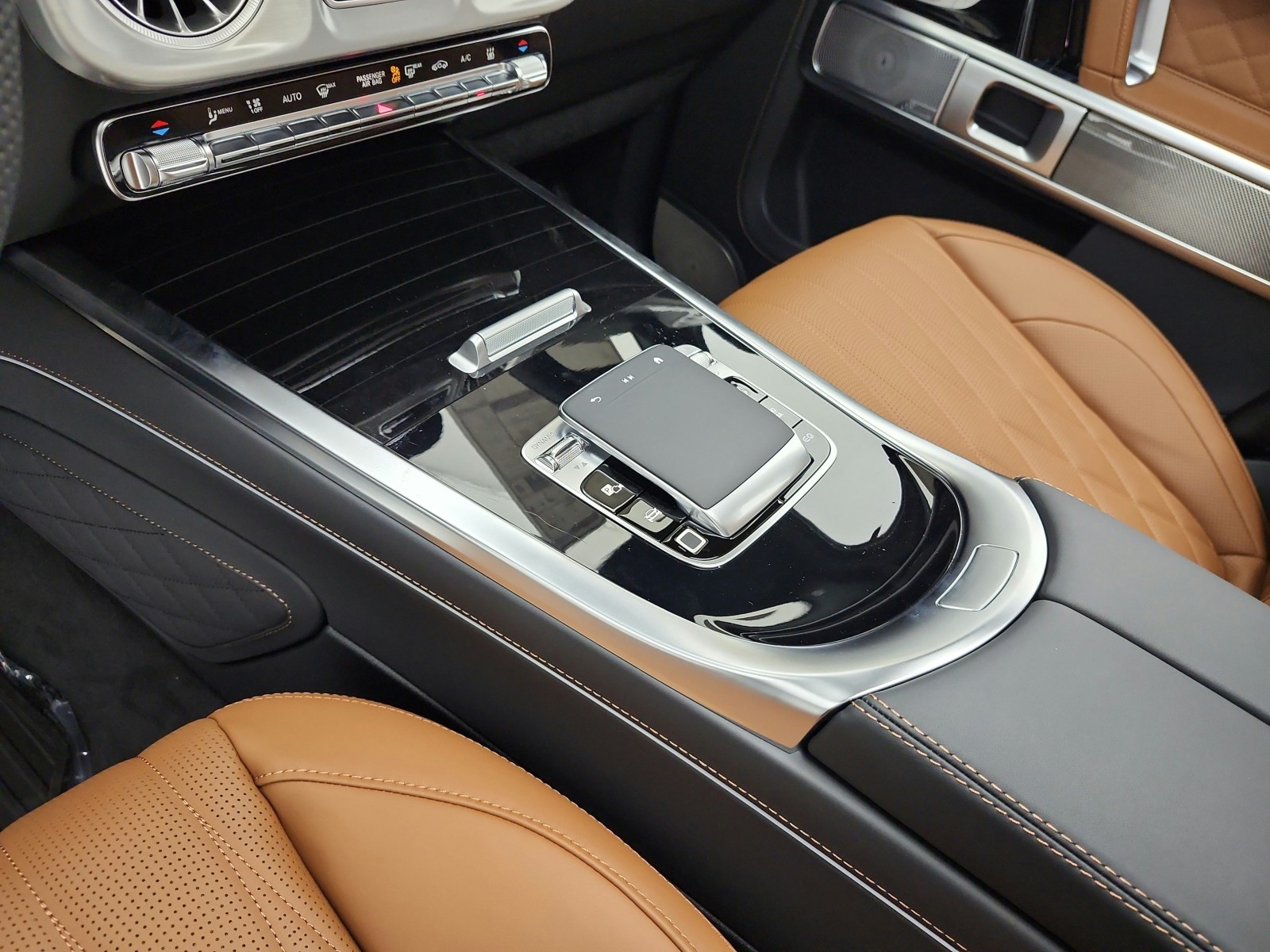 New 2027 Emerald Green Metallic Mercedes-Benz G 580e SUV image 10