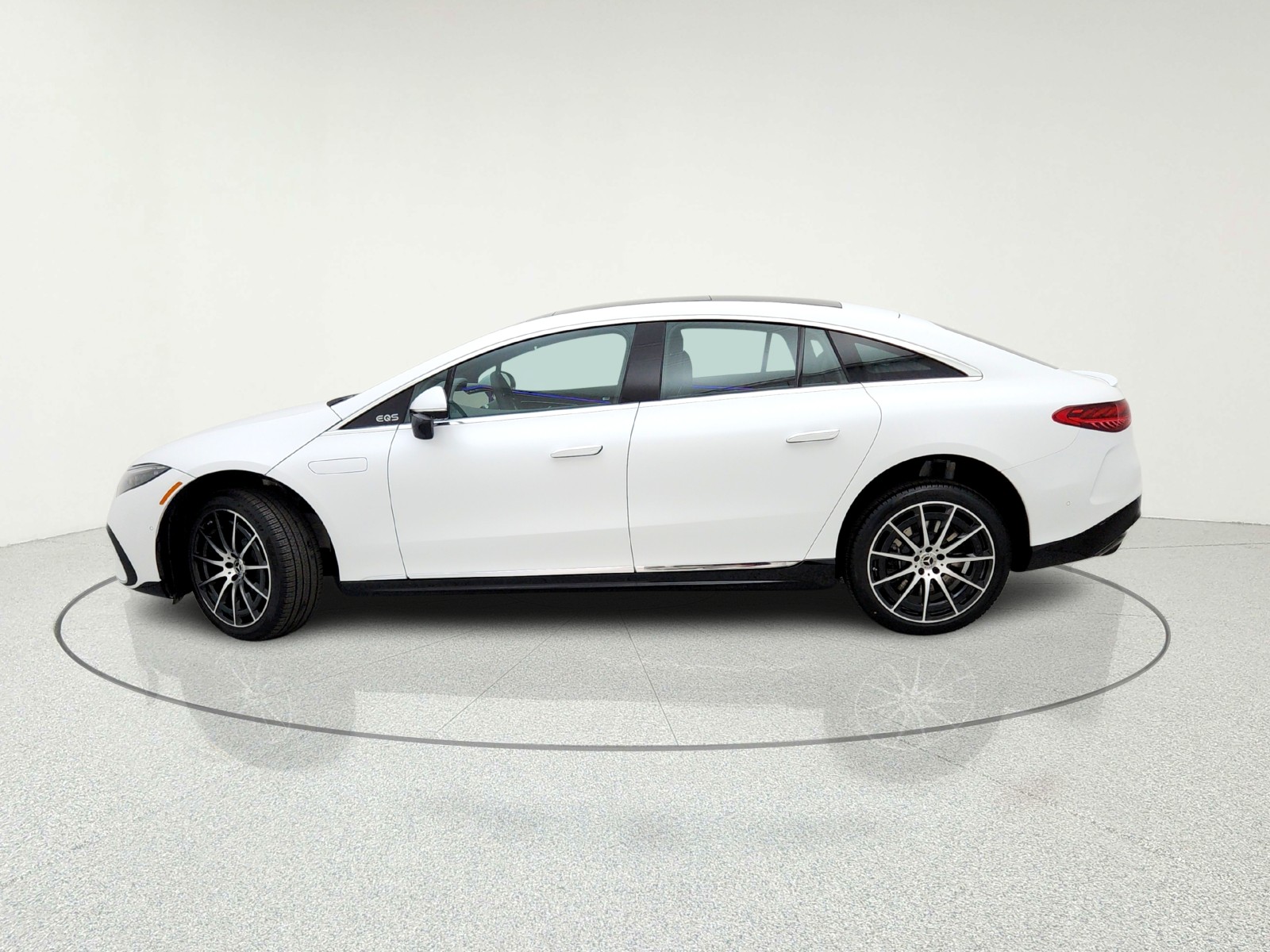 New 2026 MANUFAKTUR Signature Moonlight White Magno Mercedes-Benz EQS 580 4MATIC® Sedan image 14