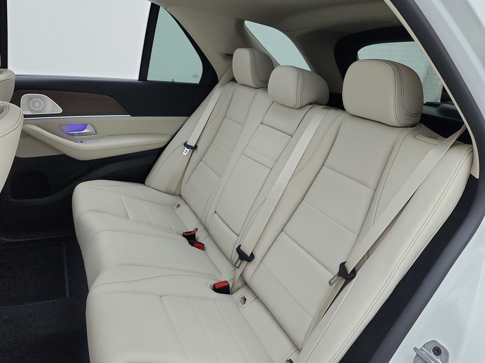 New 2026 Polar White Mercedes-Benz GLE 450 image 11