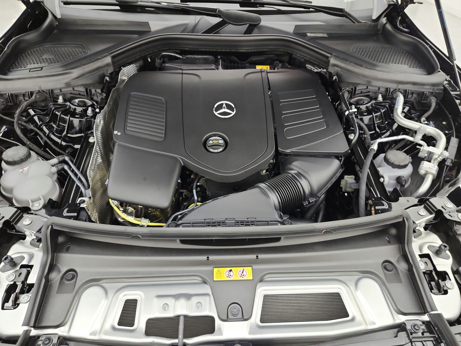 New 2027 Black Mercedes-Benz GLC 300 SUV image 12