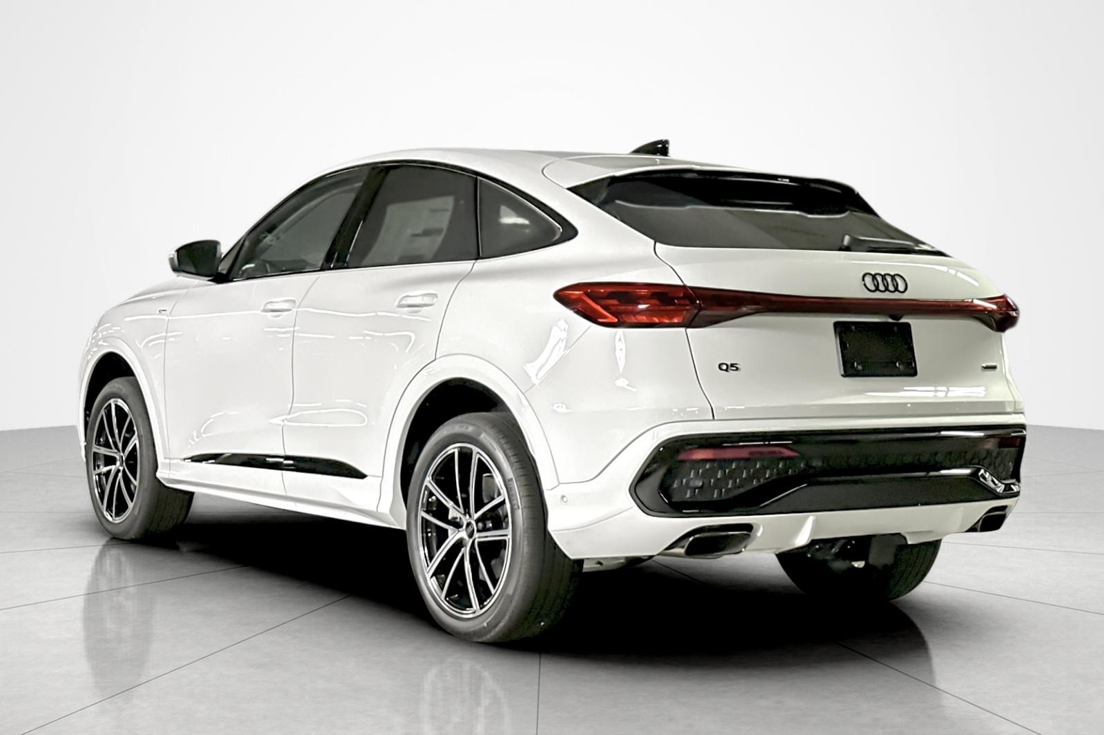 New 2026 Arkona White Audi Premium Plus 2.0 TFSI quattro image 4