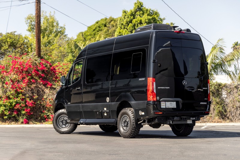 2019 Mercedes-Benz Sprinter 2500 Crew LUXURY RV Midwest Automotive Designs Daycruiser 144 4x4 in , 