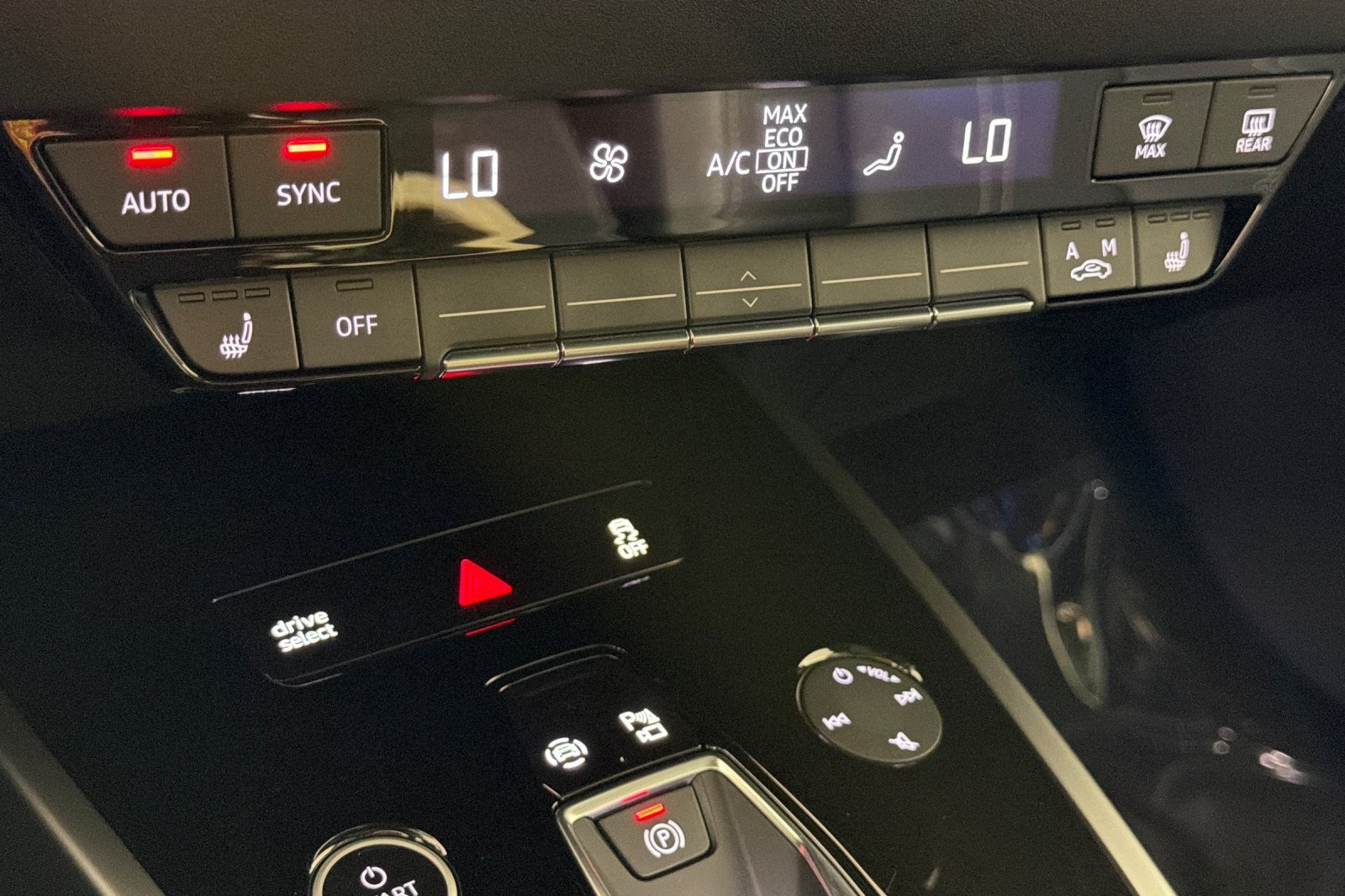 Certified Used 2024 Mythos Black Metallic Audi Prestige 50 quattro image 20