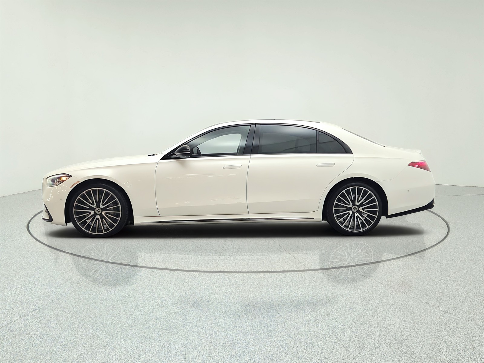 Used 2023 MANUFAKTUR Diamond White Mercedes-Benz S 580 4MATIC® Sedan image 8