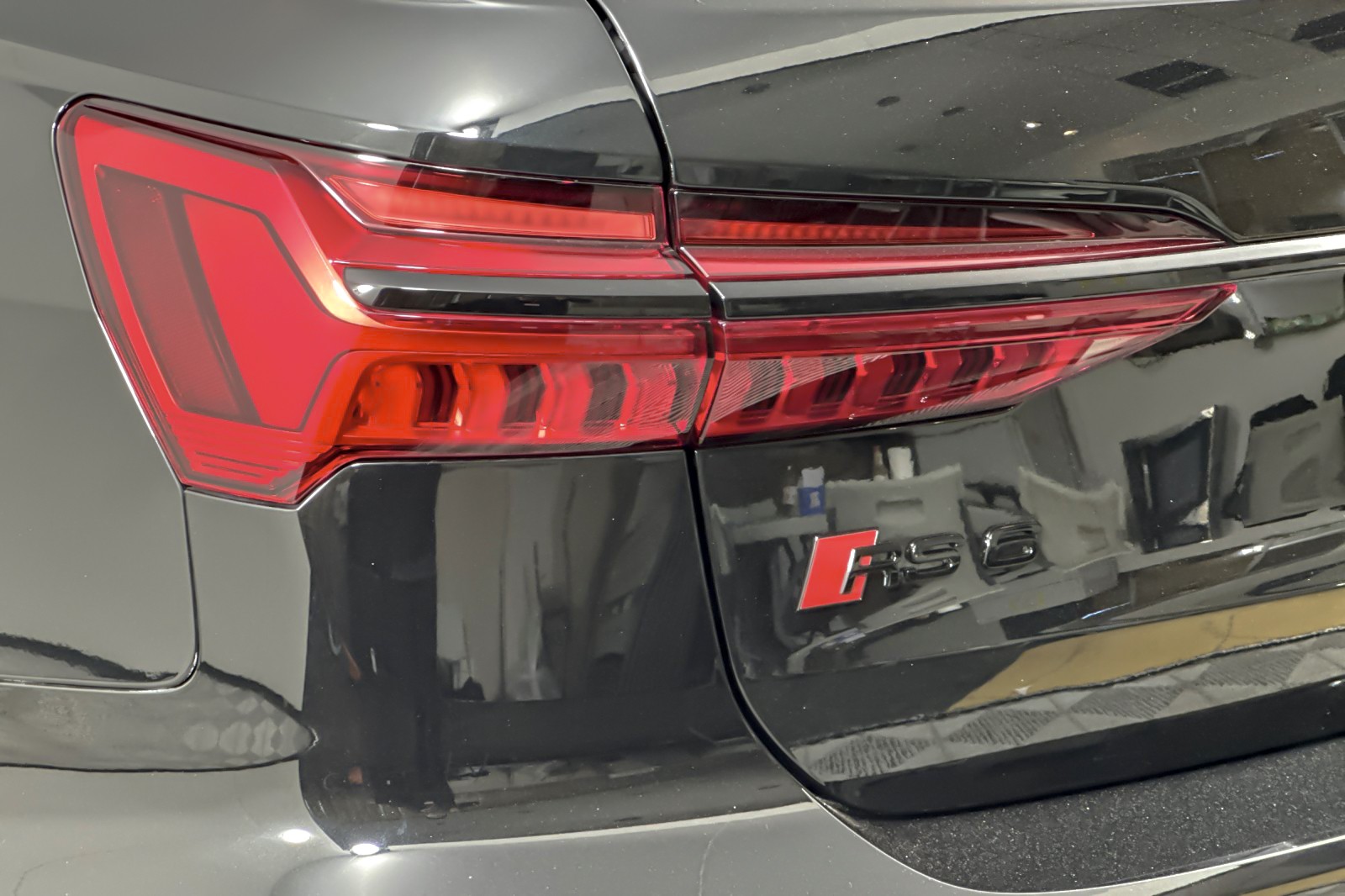 Used 2024 Mythos Black Metallic Audi performance 4.0 TFSI quattro image 26